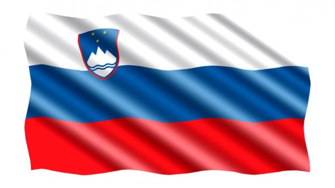 How can a Russian citizen go and live in Slovenia?