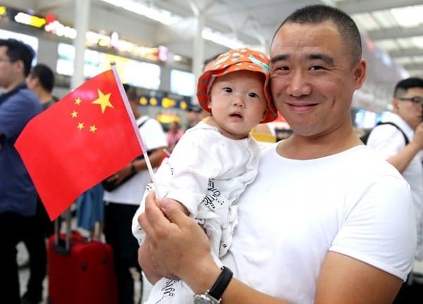 Китайский папа с сыном