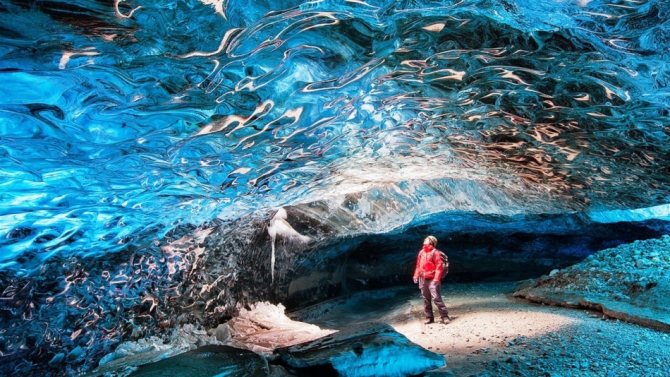 Ледяная пещера в исландии