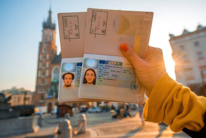 Does a foreigner with a residence permit need a visa?