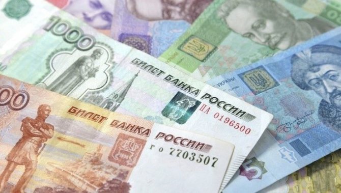 Russian rubles and Ukrainian hryvnias