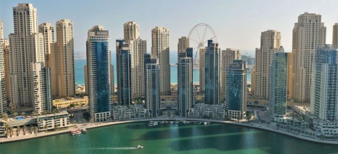residential complexes on the coast in Dubai